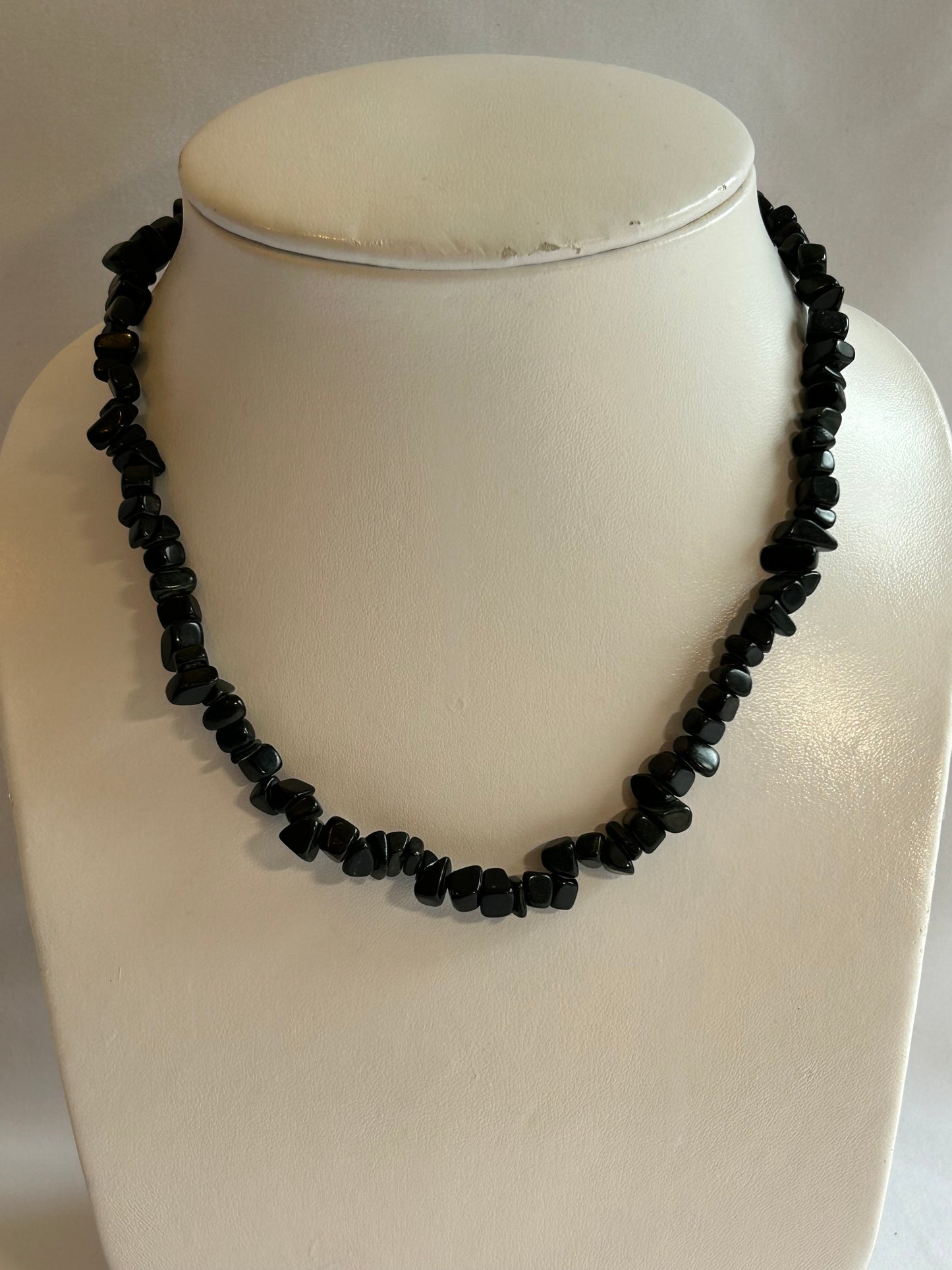 Halsband i obsidian