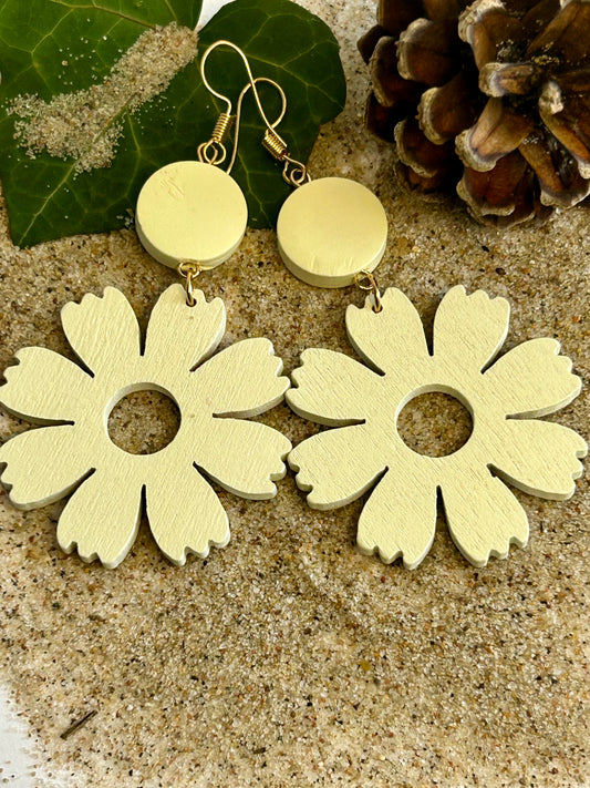 Trä Blomma örhängen (creme)